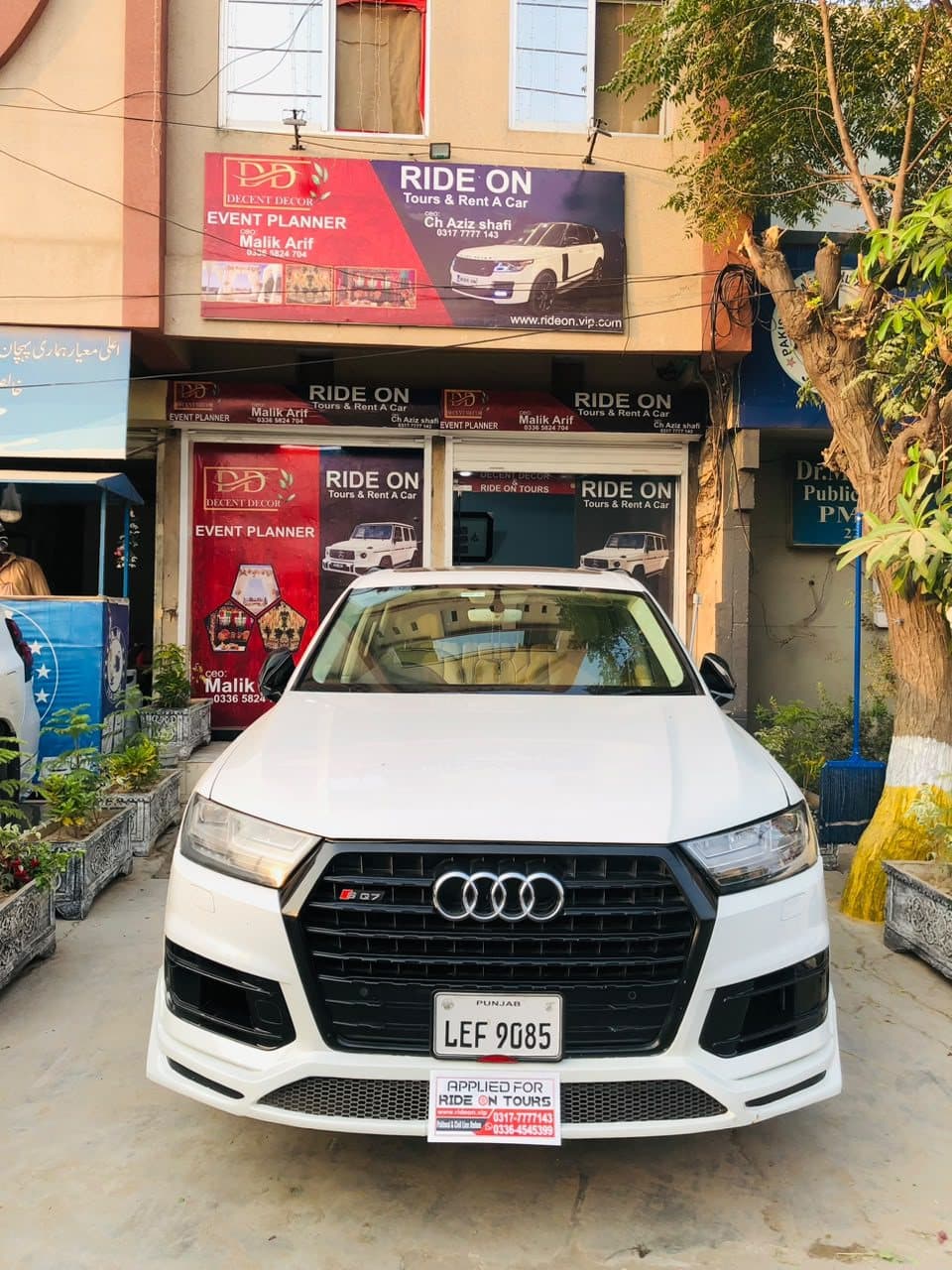 Audi Q7 SQ7 styling in white for rent at RideOnTours